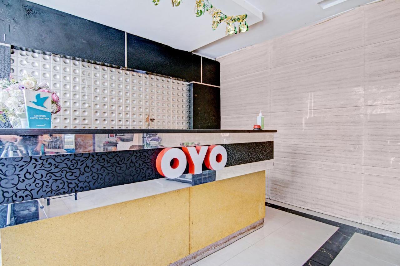 Oyo 1367 Damon Butik Hotel Pekanbaru Exterior foto