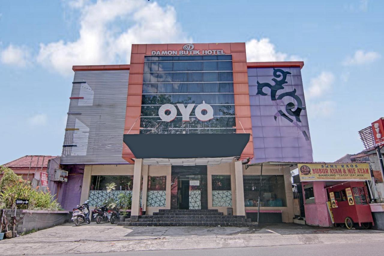 Oyo 1367 Damon Butik Hotel Pekanbaru Exterior foto