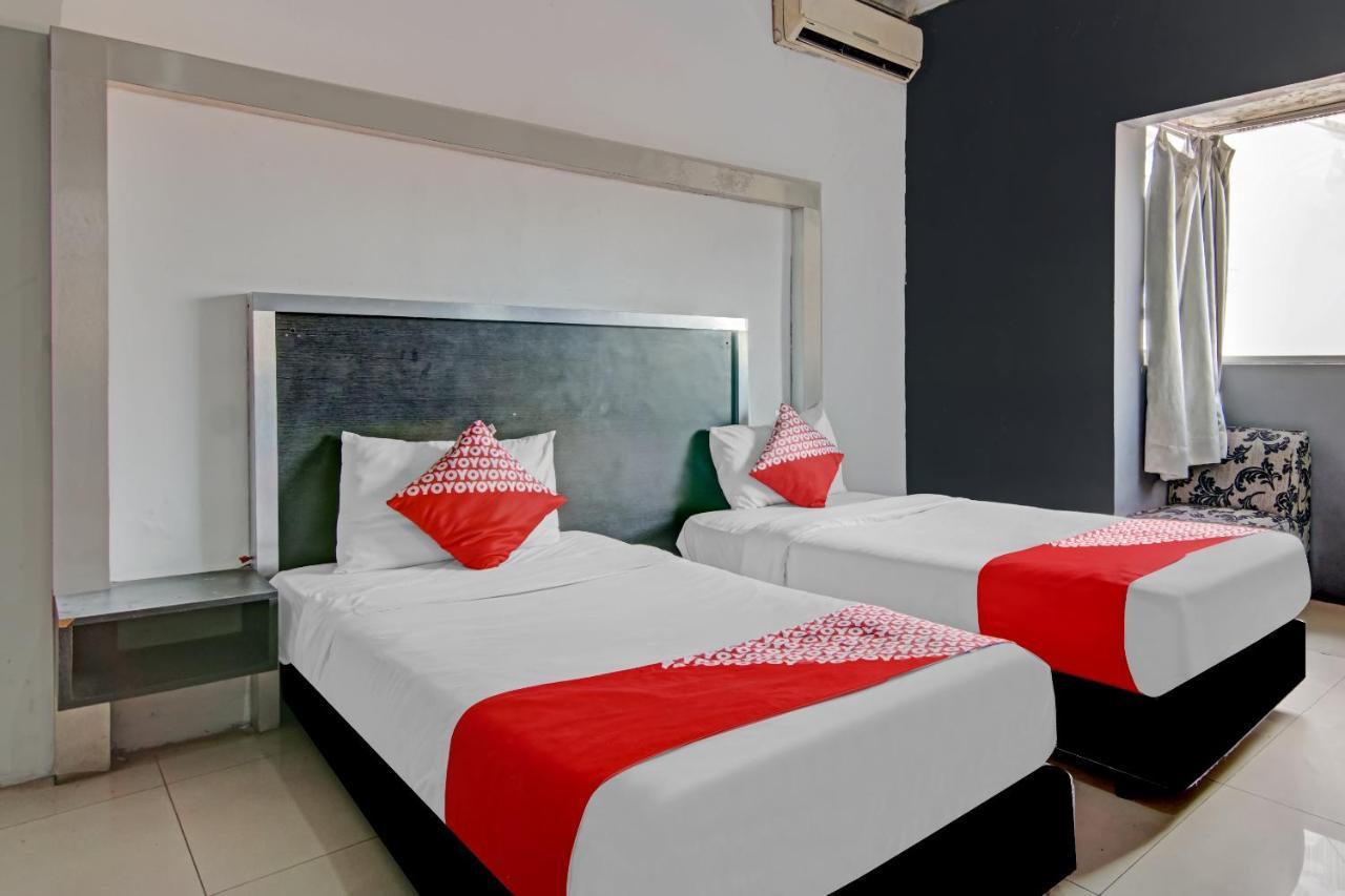 Oyo 1367 Damon Butik Hotel Pekanbaru Exterior foto