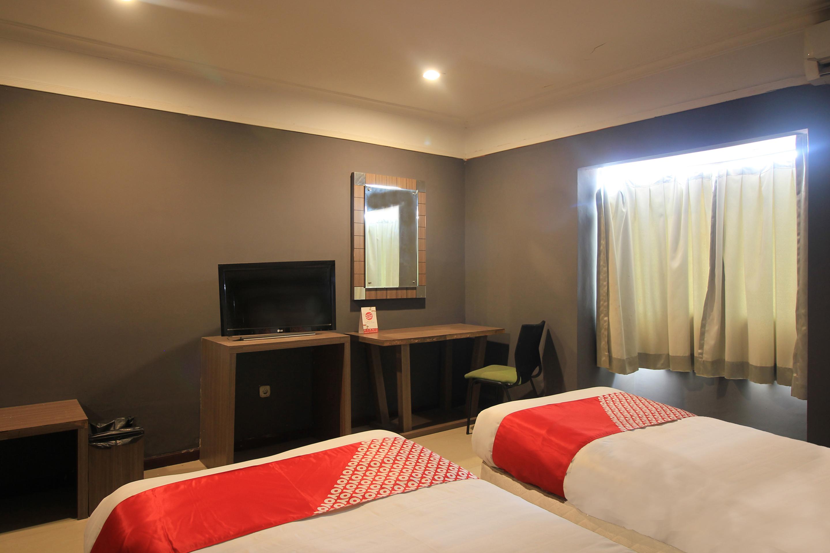 Oyo 1367 Damon Butik Hotel Pekanbaru Exterior foto