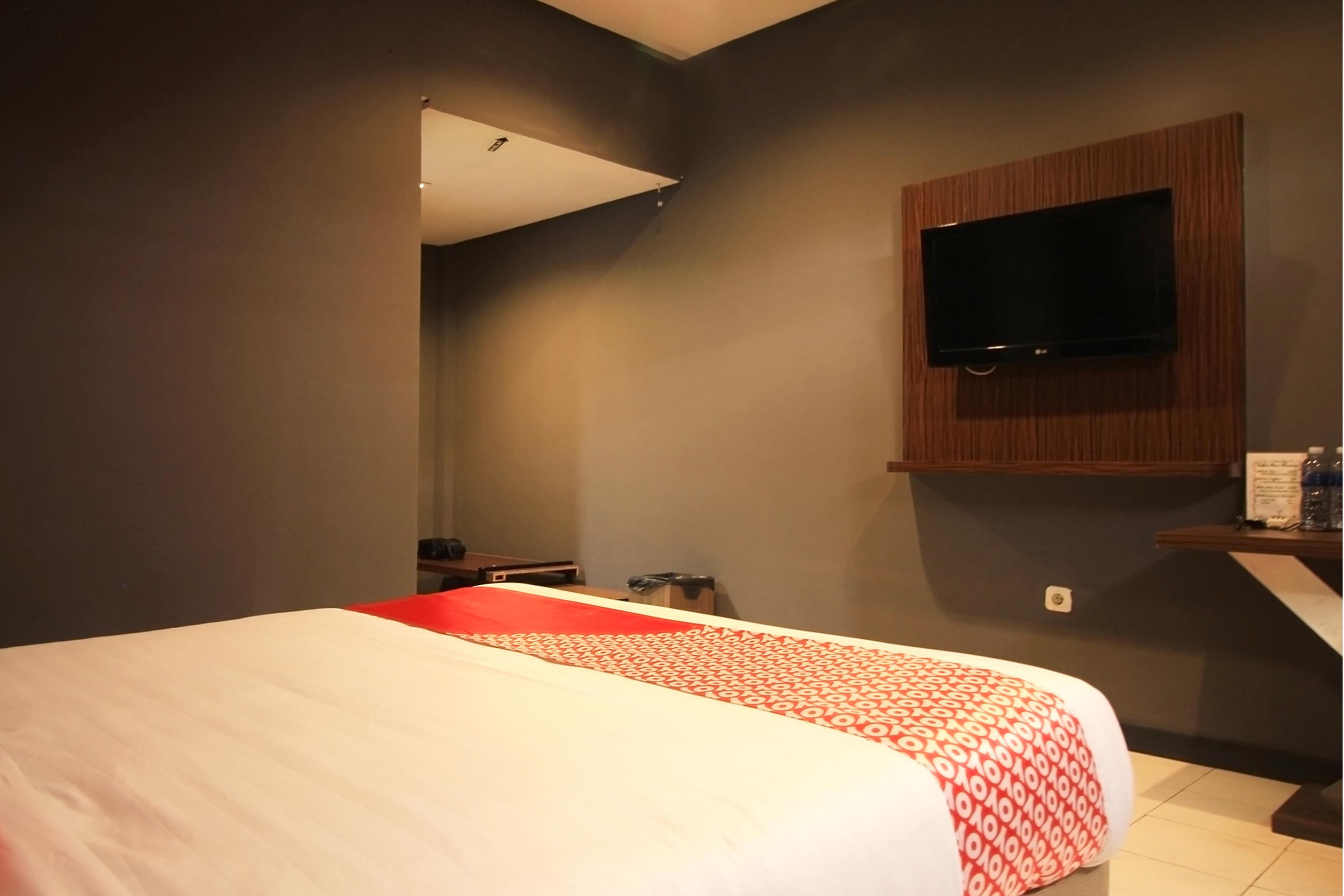 Oyo 1367 Damon Butik Hotel Pekanbaru Exterior foto