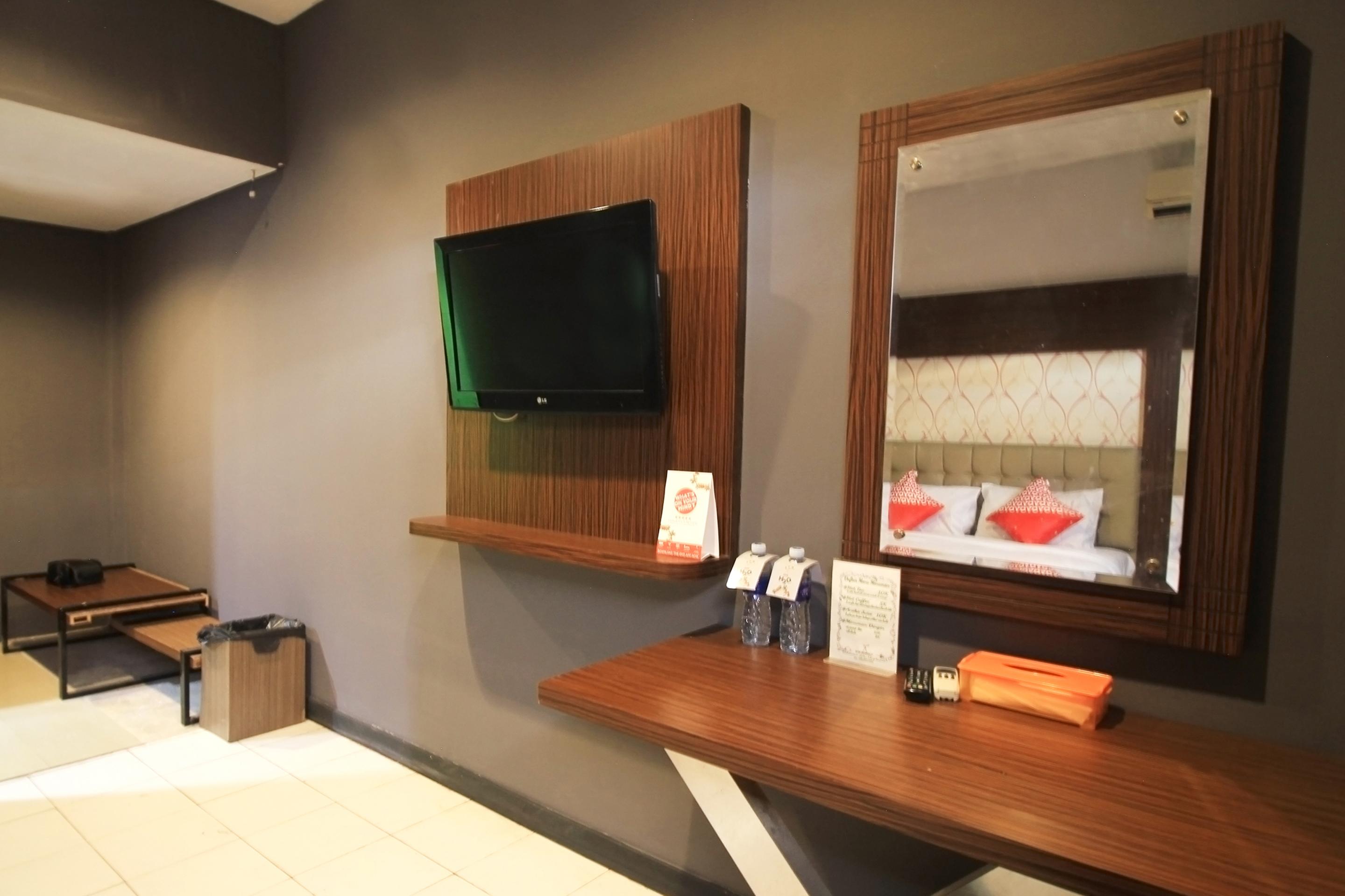 Oyo 1367 Damon Butik Hotel Pekanbaru Exterior foto