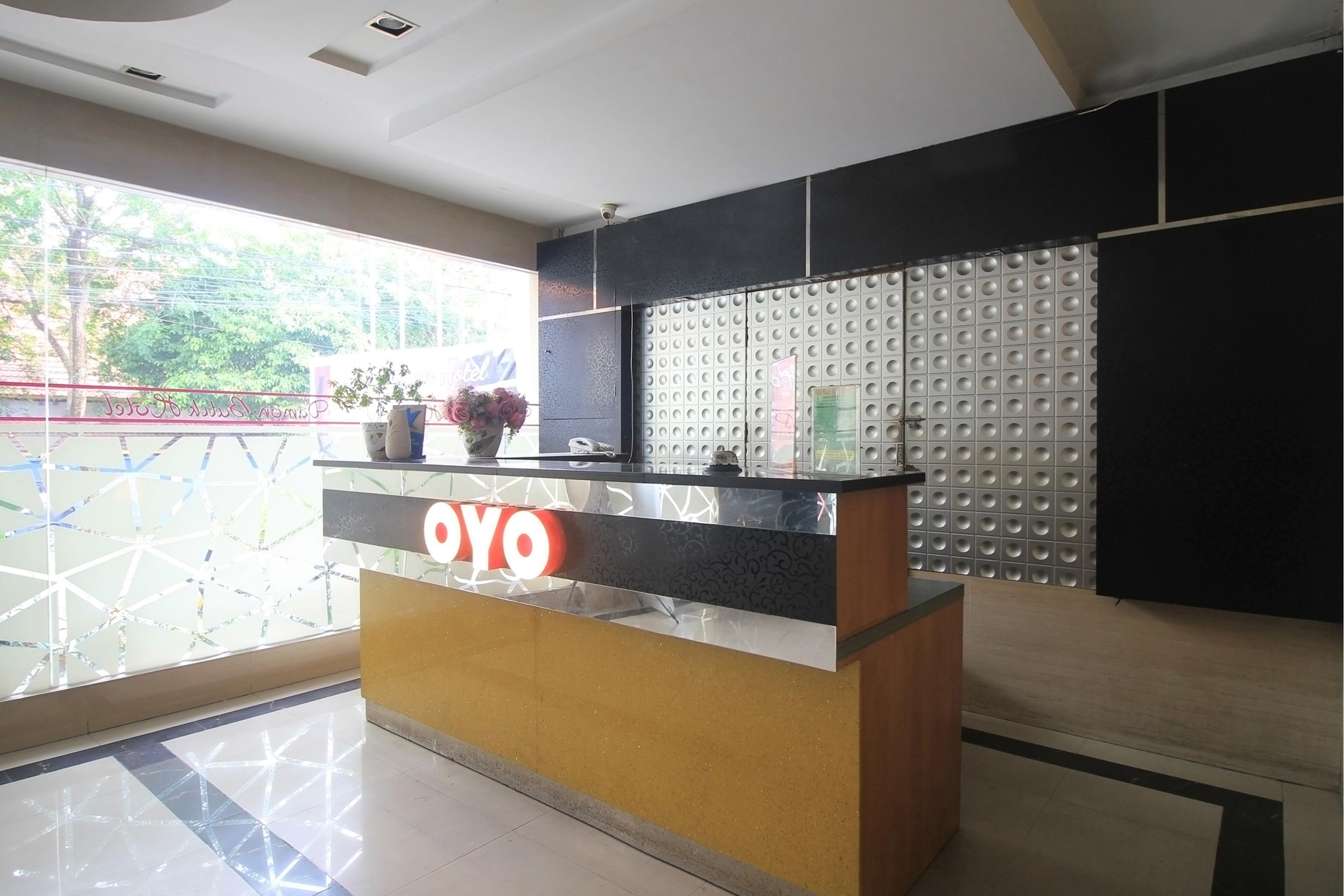 Oyo 1367 Damon Butik Hotel Pekanbaru Exterior foto